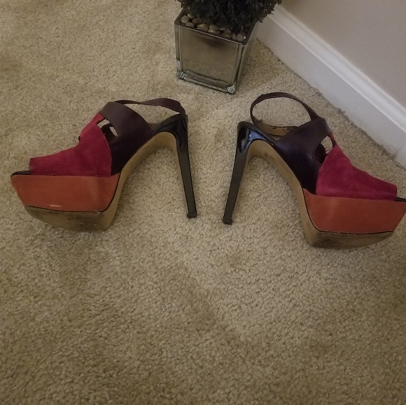 Shoes - Picture 8 of 8